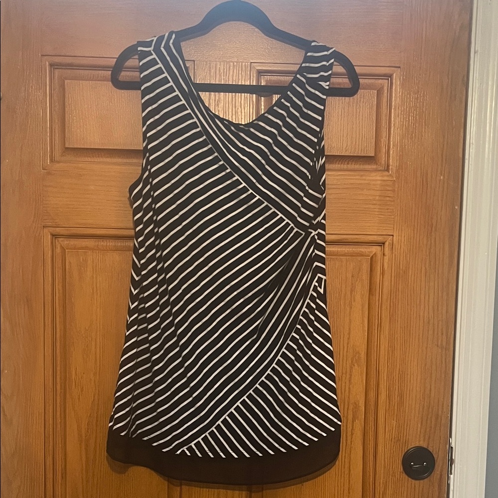 White House Black Market Black & White Diagonal Stripe Sleeveless Tank